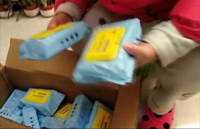 她從東北網(wǎng)購15包濕巾,開箱變冰磚